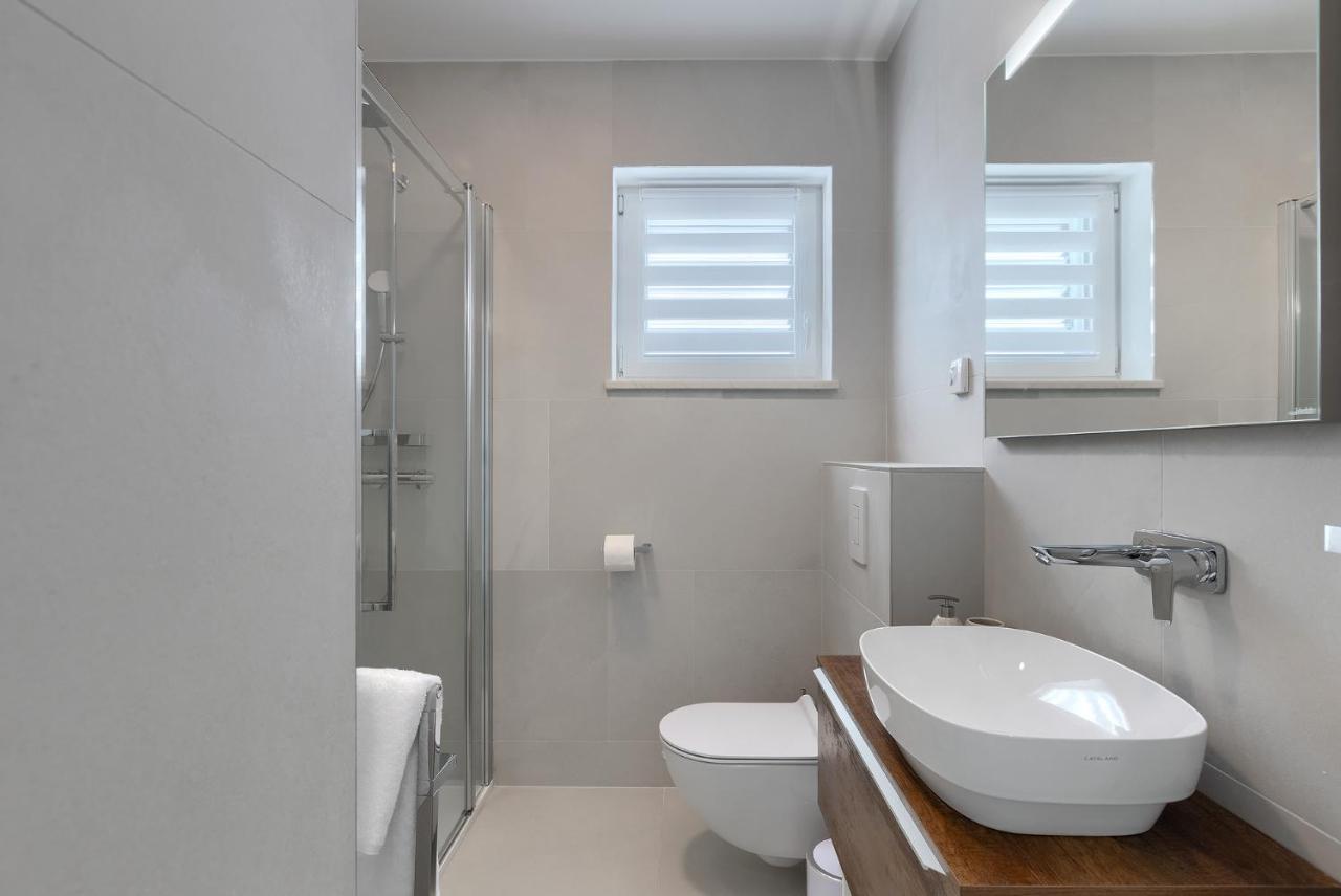 Exclusive Apartments Ellen & Micol-With 3 Free Mountain Bikes Pjescana Uvala Eksteriør bilde